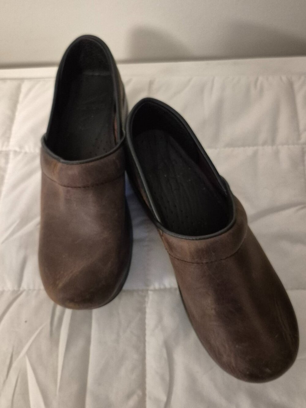 Dansko Professional Womens Size 36 EU Wide Brown Leather Clogs Shoes Comfort